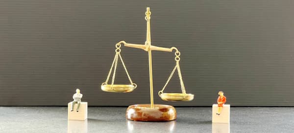 行政書士試験と司法書士試験の違いを比較してみる